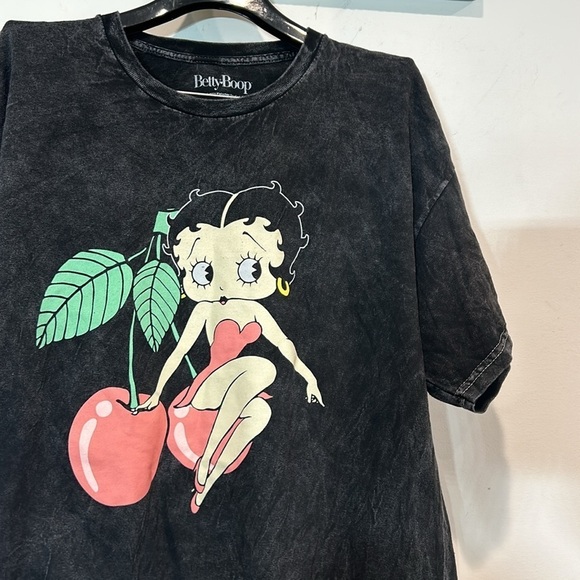 Betty Boop Cherry Doll Babe Short Sleeve Cotton Crewneck T-Shirt women’s size XL - Picture 3 of 7